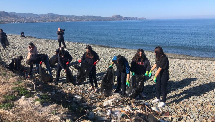 Cengizköy sahilinde sahil temizliği yapıldı