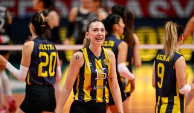 MKE Ankaragücü taraftarından voleybol takımına destek