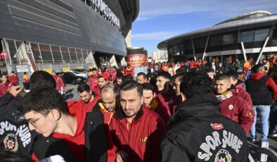 Galatasaray taraftarı derbi için Kadıköy’e gitti