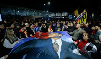 Fenerbahçe ve Galatasaray İstanbul’a döndü