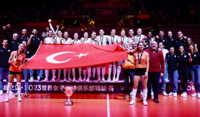 Eczacıbaşı Dynavit Kadın Voleybol Takımı 3. kez dünyanın en büyüğü oldu