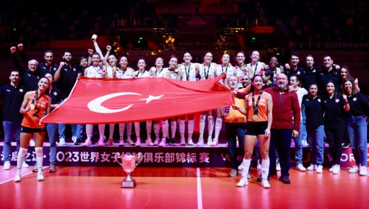 Eczacıbaşı Dynavit Kadın Voleybol Takımı 3. kez dünyanın en büyüğü oldu