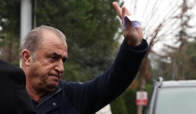 Panathinaikos ile anlaşan teknik direktör Terim Yunanistan’a gitti