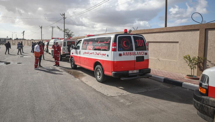 Filistin Kızılayı, Gazze’nin kuzeyinden 34 yaralıyı güneydeki hastanelere nakletti