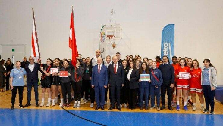 Cumhurbaşkanı Tatar BRT U-16 Kadınlar Basketbol Turnuvası’nın açılışına katıldı