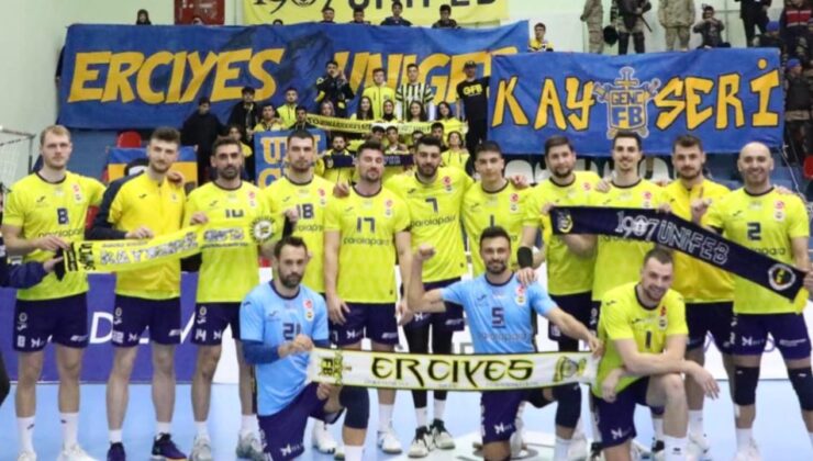 Efeler Ligi’nde Fenerbahçe Parolapara deplasmanda kazandı