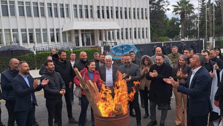 Kamuda örgütlü 5 sendika, vergi düzenlemesine karşı eylem yaptı