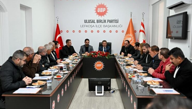 UBP Genel Başkanı Başbakan Üstel, yenilenen UBP binasında partililerle bir araya geldi