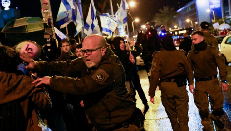 İsrail polisi ‘soykırımı saklayamazsınız’ pankartlarına el koydu