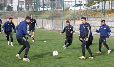 Namağlup Karaköprü Belediyespor şampiyonluğu hedefliyor