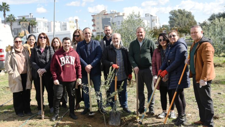 Gazeteciler Lefkoşa’da fidan dikti