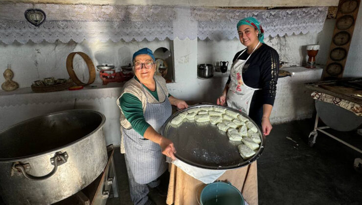 Geleneksel hellim yapımı KKTC’ye gelen turistlerin yeni gözdesi oldu