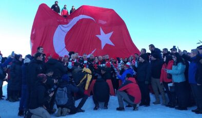 Sarıkamış’ta şehitler için yapılan “Kardan Heykeller’in” açılışı gerçekleştirildi