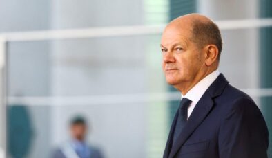 Alman Başbakan Scholz’den Şara’ya Suriye’nin yeniden inşasını destekleme güvencesi