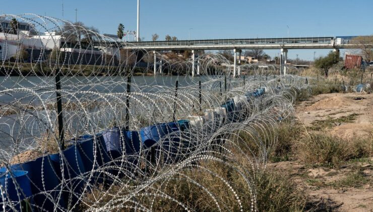 Texas eyaleti, Meksika sınırındaki dikenli telleri güçlendirmeye devam ediyor