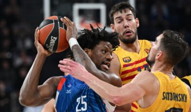 THY Avrupa Ligi’nde Anadolu Efes Barcelona’yı yendi