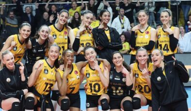 VakıfBank CEV Şampiyonlar Ligi’nde çeyrek finale yükseldi