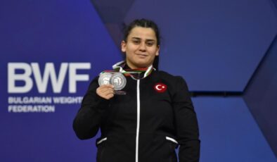 Dilara Narin’den 2 bronz madalya