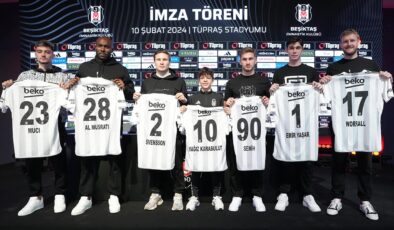 Beşiktaş yeni transferleri için imza töreni düzenledi