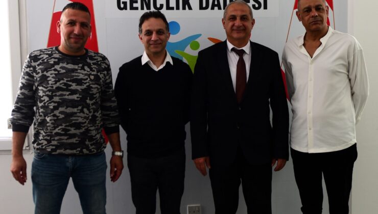 “Gelecek Bensem Umut Benim” projesi çerçevesinde öğrenci ve ailelere seminer