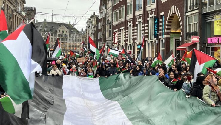 İsrail’in Gazzelileri açlığa terk etmesi, Hollanda’da protesto edildi