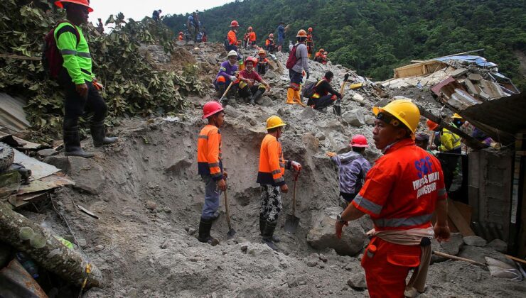 Filipinler’in güneyindeki toprak kaymasında ölenlerin sayısı 54’e yükseldi