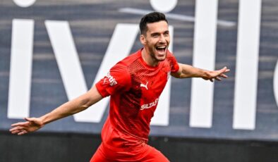 Umut Nayir Pendikspor formasıyla 5 maçta 4 gol attı,