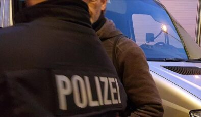 Berlin’de Filistin destekçisi göstericilerin evlerine polis baskını