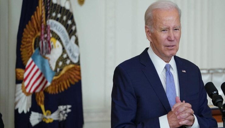 Biden bütçe tasarısını imzalayarak federal hükümetin kapanmasını engelledi