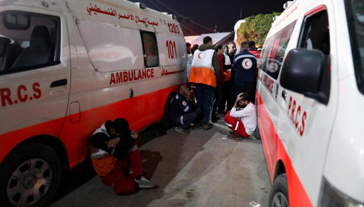 Soykırımcı İsrail ordusu, Gazze’de yaralıları taşıyan bir ambulansı İHA ile hedef aldı