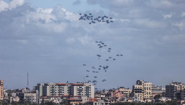 Gazze’nin kuzeyine havadan yardım indirildi