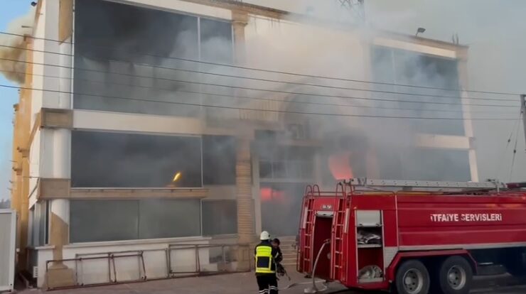 Lefkoşa Organize Sanayi Bölgesi’nde faaliyet gösteren bir iş yerinde yangın