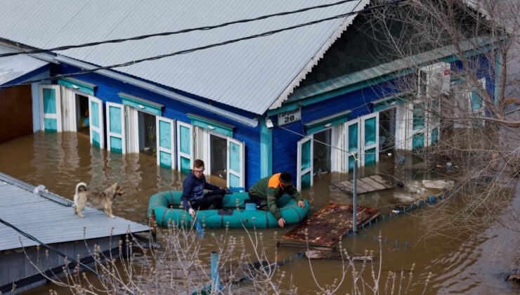 Rusya’daki Ural Nehri’nde su seviyesi 11 metreyi aştı