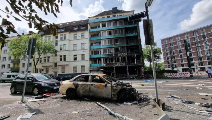 Almanya’nın Düsseldorf kentinde yangın: 3 kişi öldü 16 kişi yaralı