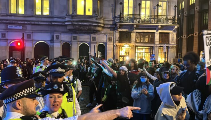 İsrail’in Refah’a yönelik saldırıları Londra’da protesto edildi