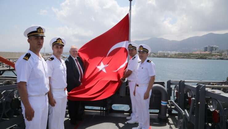 Töre, TCG Nusret müze gemisi ve TCG Karataş gemilerini ziyaret etti