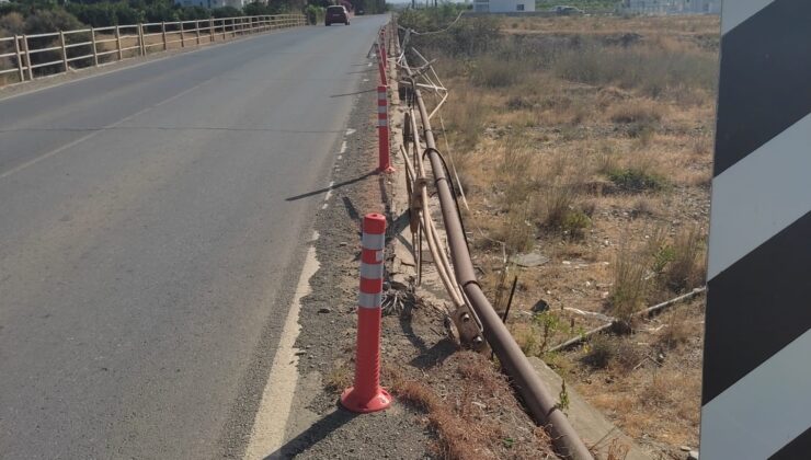 Gaziverenliler, korkulukları hasarlı olduğu için güvenlik sorunu bulunan anayoldaki köprünün acilen tamir edilmesini istiyor…