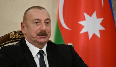 Aliyev, Azerbaycan’ın D-8’e üyeliğini onayladı