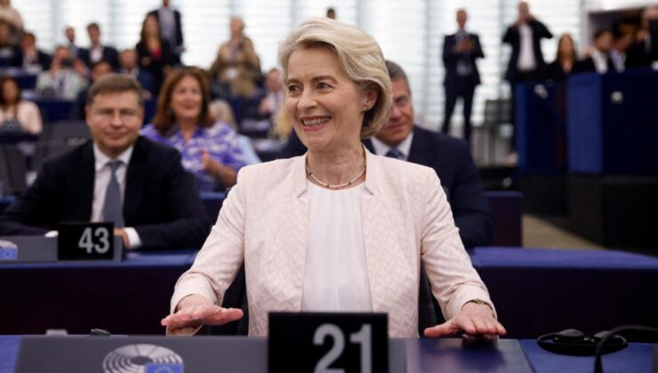 Ursula von der Leyen yeniden AB Komisyonu Başkanı seçildi