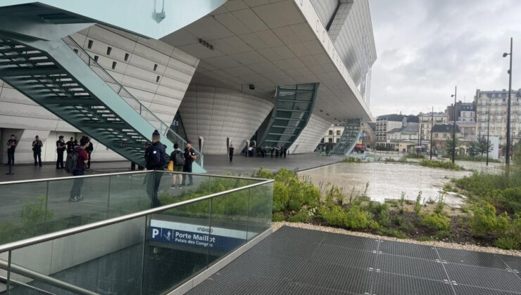 Paris Medya Merkezi’nin bulunduğu bölge, ‘patlama riski’ nedeniyle kapatıldı