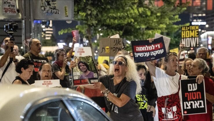 İsrailli esirlerin yakınları, ateşkes ve esir takası anlaşması talebiyle Tel Aviv’de gösteri düzenledi