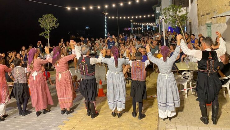 Lefkoşa Gençlik Günleri kapsamında “İki Toplumlu Konser ve Halk Dansları Gösterisi” yapıldı