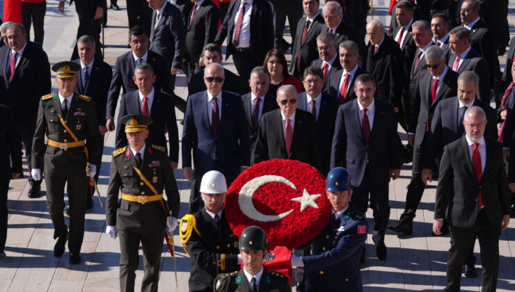 TC Cumhurbaşkanı Erdoğan başkanlığındaki devlet erkanı Anıtkabir’i ziyaret etti