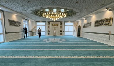 Darul Erkam Cami İsviçre’de yeni binasında ibadete açıldı