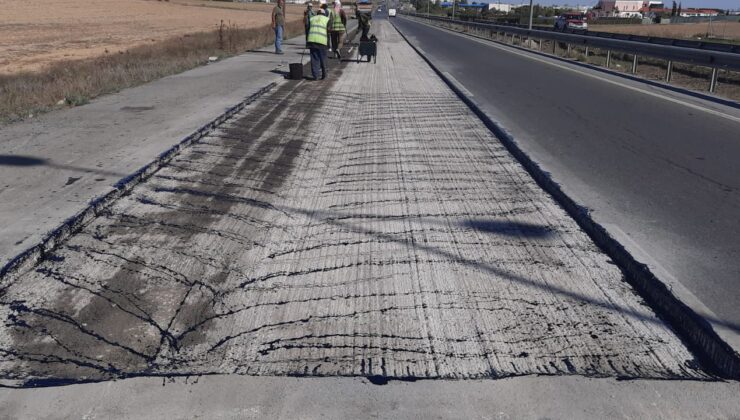 Haspolat ile Türkeli arasında yol bakım onarım çalışmaları devam ediyor