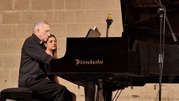 Rauf Kasimov, Bellapais’te konser verdi