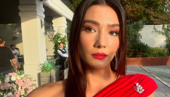 Aybüke Pusat güzellik sırrını açıkladı! Kullandığı ürünleri ve bakın rutinini sıraladı! ‘Babaanneme ait…’