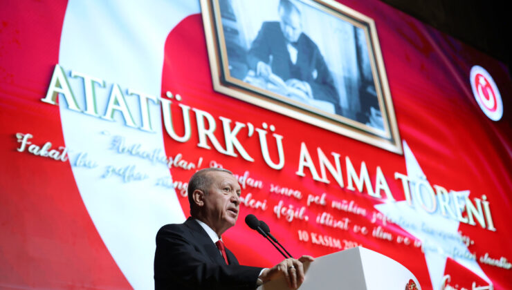 TC Cumhurbaşkanı Erdoğan: “Atatürk’ü putlaştırmak isteyenler kadar, Atatürk’ü tamamen yok sayanlar da Gazi’nin milletimizin gönlündeki yerini sarsamayacak”