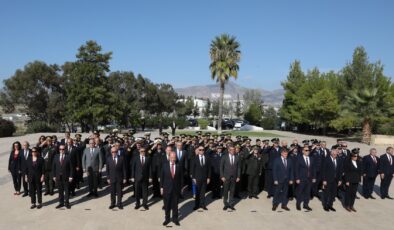 KKTC 41 yaşında… Dr. Fazıl Küçük Anıt Mezarı’nda tören düzenlendi