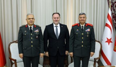 Meclis Başkanı Öztürkler, Tümgeneral Kılınç ve Tümgeneral Görgülü ile görüştü